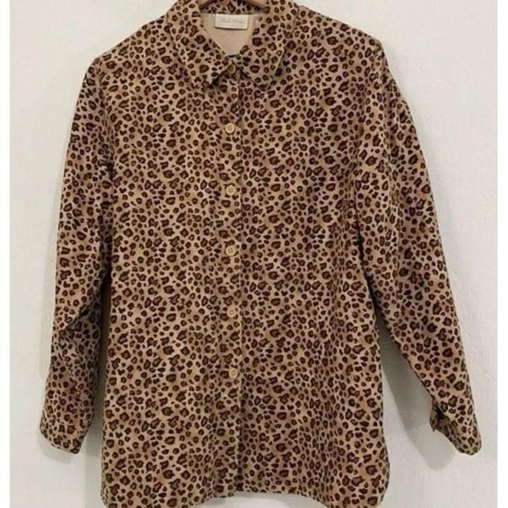 Studio Works size 2x leopard print button‎ up